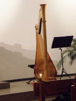 Kleines Kirchenkonzert Dez 2011 Harfe